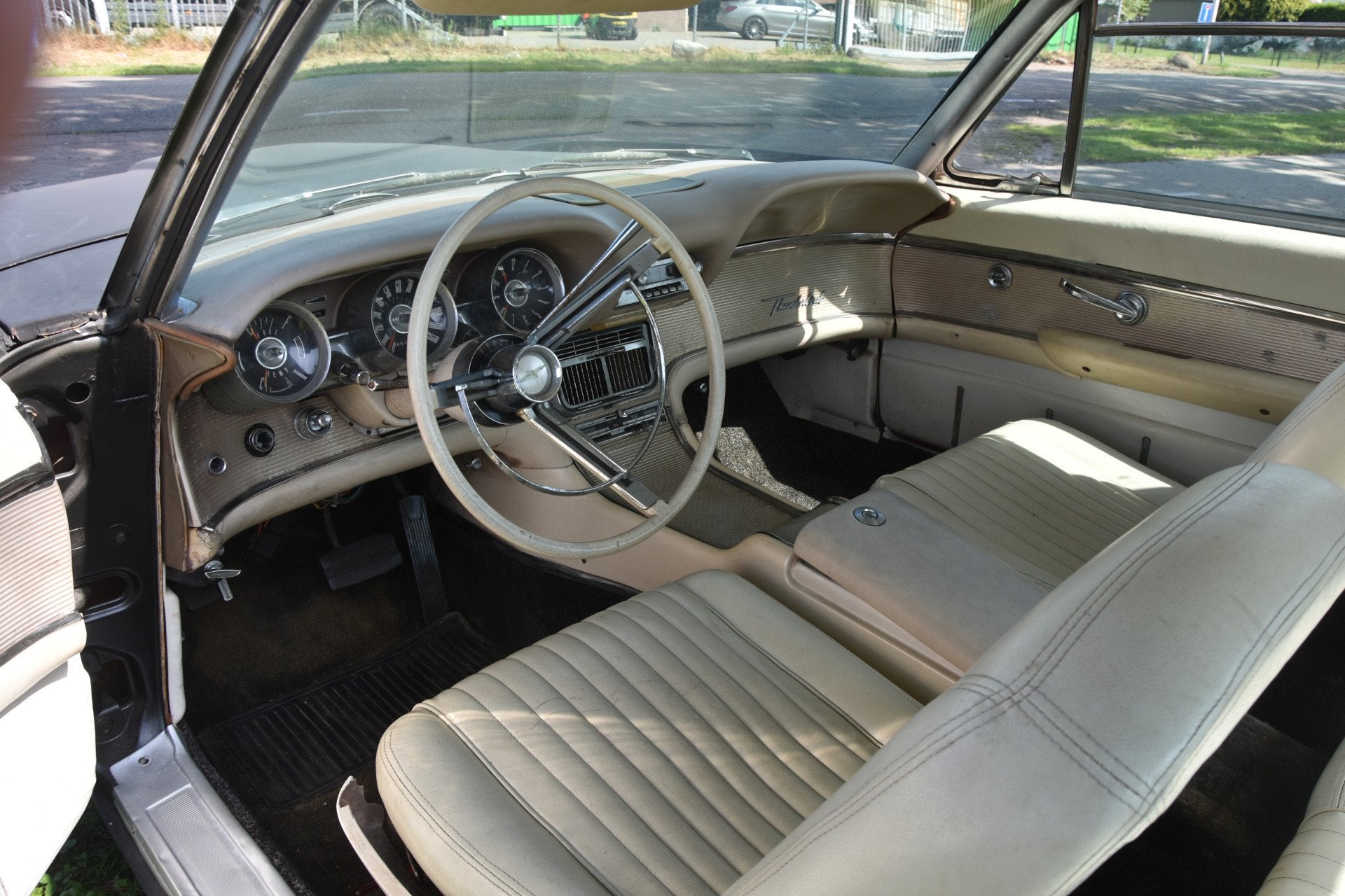Ford Thunderbird V8 Automaat bouwjaar 1962. (bj 1962), Auto's, Overige carrosserieën, 268 pk, Bedrijf, Ford