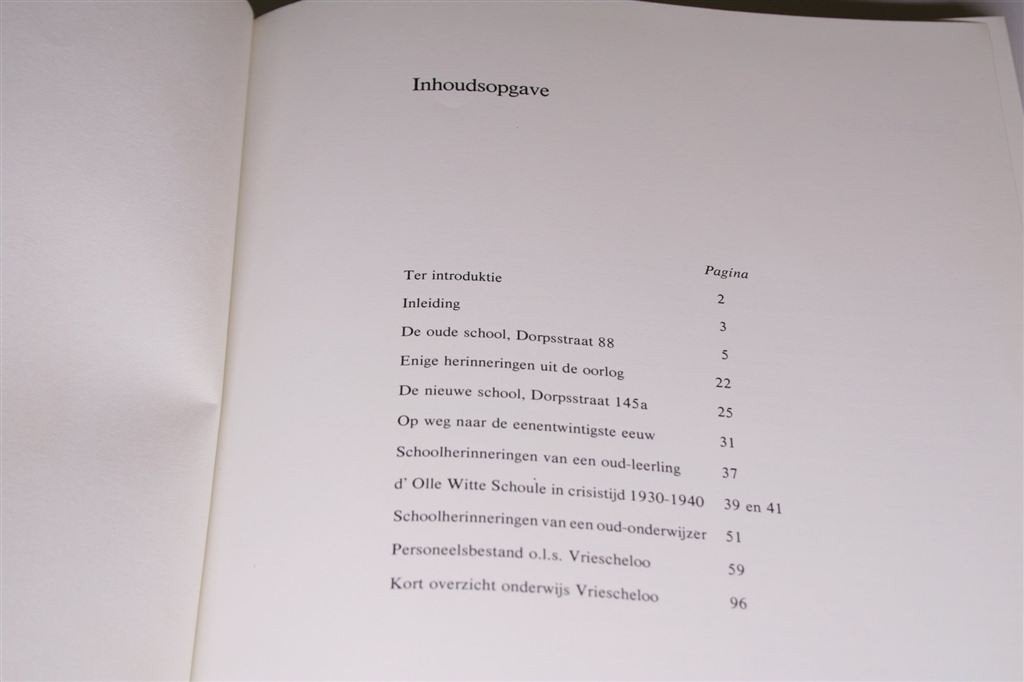 150 jaar openbaar onderwijs Vriescheloo [1834-1984], Ophalen of Verzenden, Gelezen