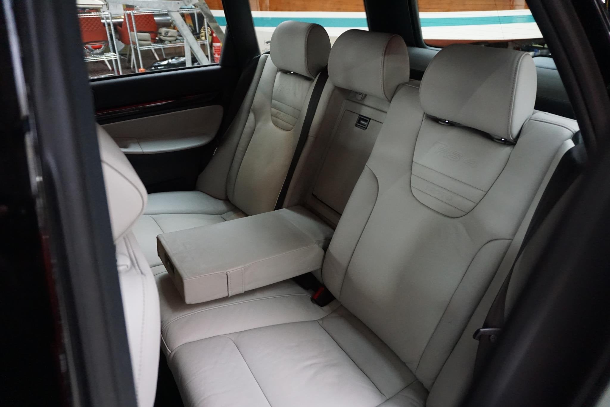 Foto 7 van Audi RS4 Avant 2.7 V6 quattro
