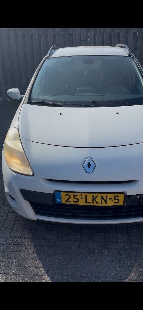Renault Clio 1.2 16V 55KW Estate 2010 Wit, Auto's, Renault, Voorwielaandrijving, 535 kg, 74 pk, 4 cilinders