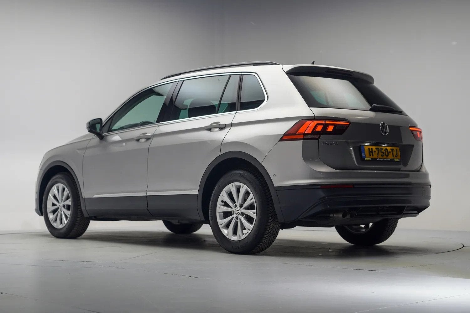 Volkswagen Tiguan 1.5 TSI ACT 150pk Comfortline Business [ L, Auto's, 4 cilinders, 150 pk, Handgeschakeld, SUV of Terreinwagen