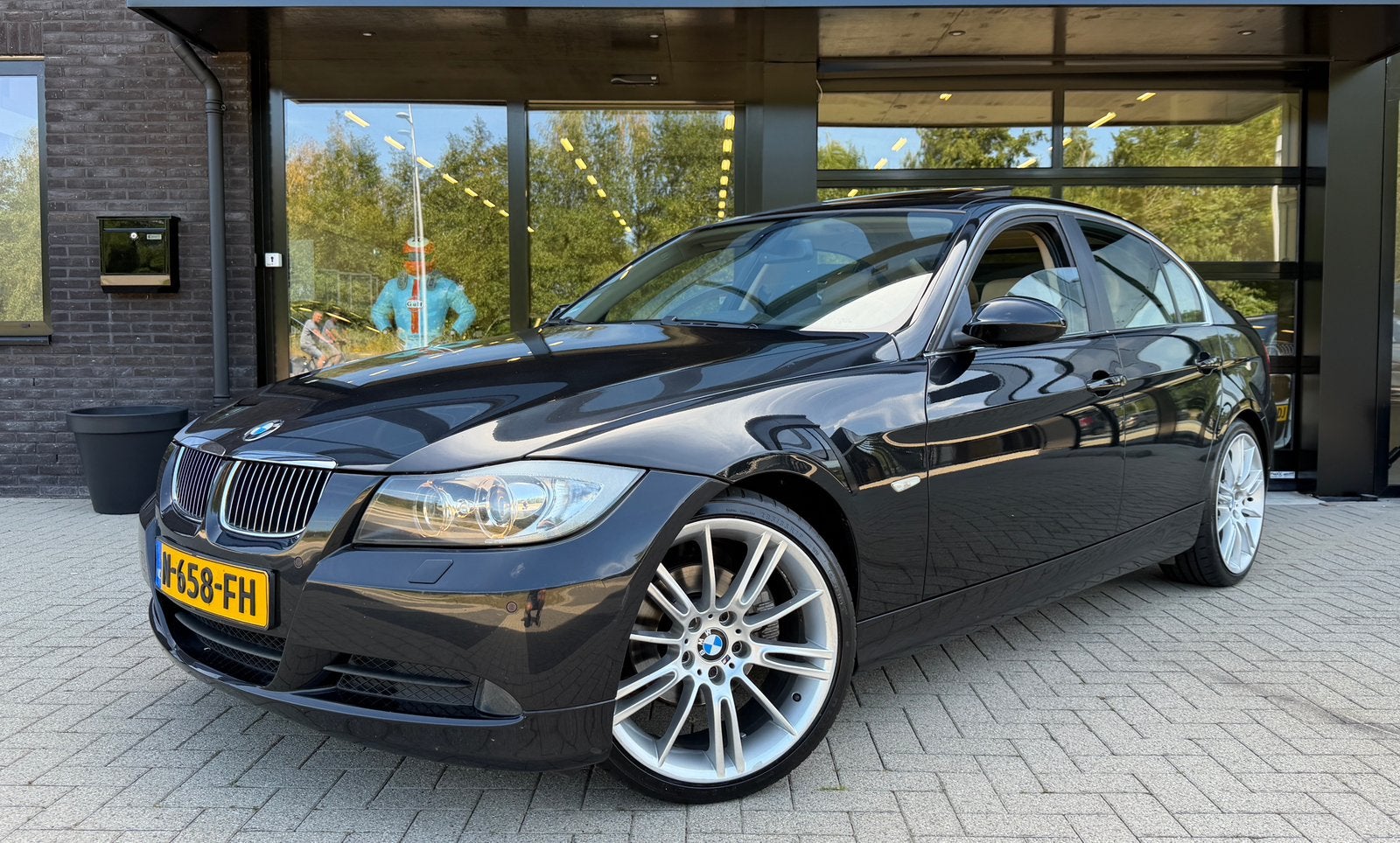 BMW 325i E90 | Xenon | youngtimer | Dak | CarPlay | 141DKM, Automaat, 745 kg, Achterwielaandrijving, 2497 cc