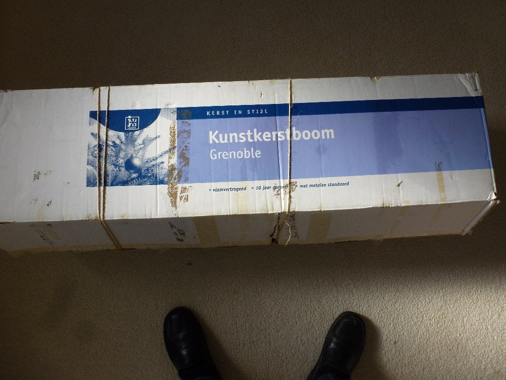 Kunstkerstboom 210 cm hoog met ballen en lampjes, Ophalen, Gebruikt