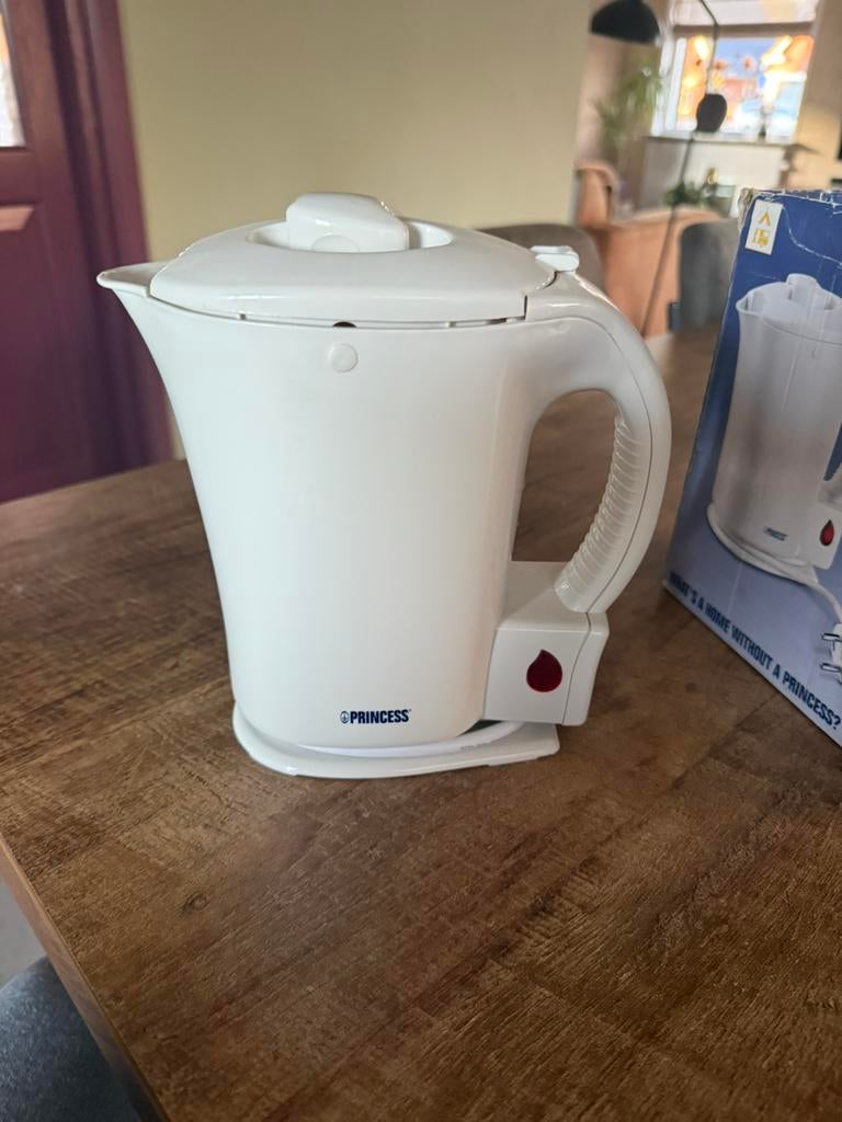 1 liter waterkoker, 1 tot 2 liter, Ophalen of Verzenden, Zo goed als nieuw
