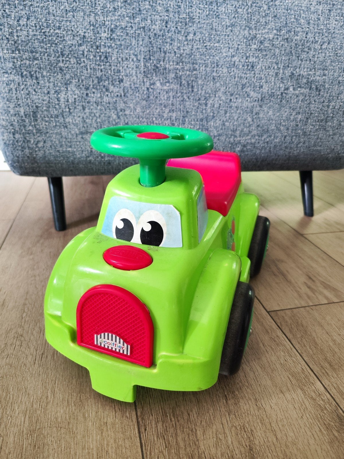 Groene loopauto voor kinderen, Kinderen en Baby's, Speelgoed | Buiten | Voertuigen en Loopfietsen, Ophalen, Gebruikt, Loopvoertuig