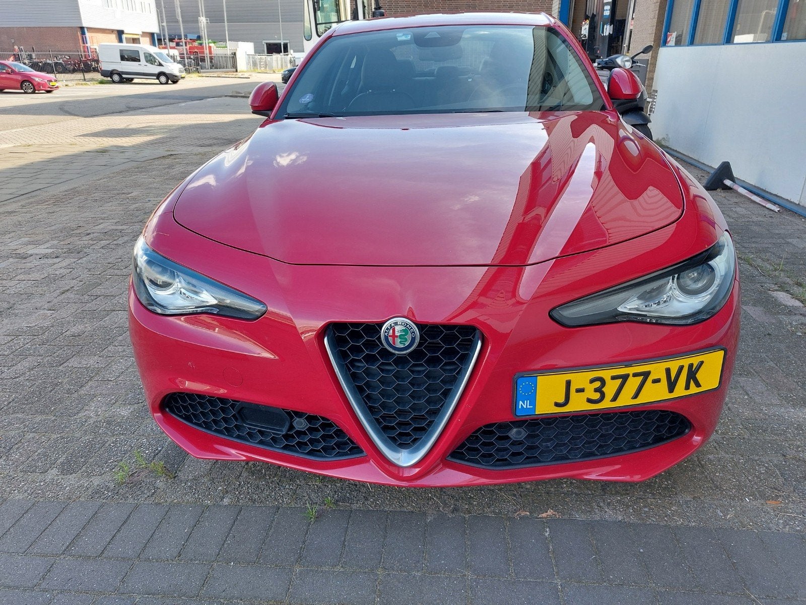 Alfa Romeo Giulia 2.0 Turbo 200pk Aut 2018 Rood 107.650 km, Auto's, Automaat, 745 kg, Achterwielaandrijving, 1995 cc