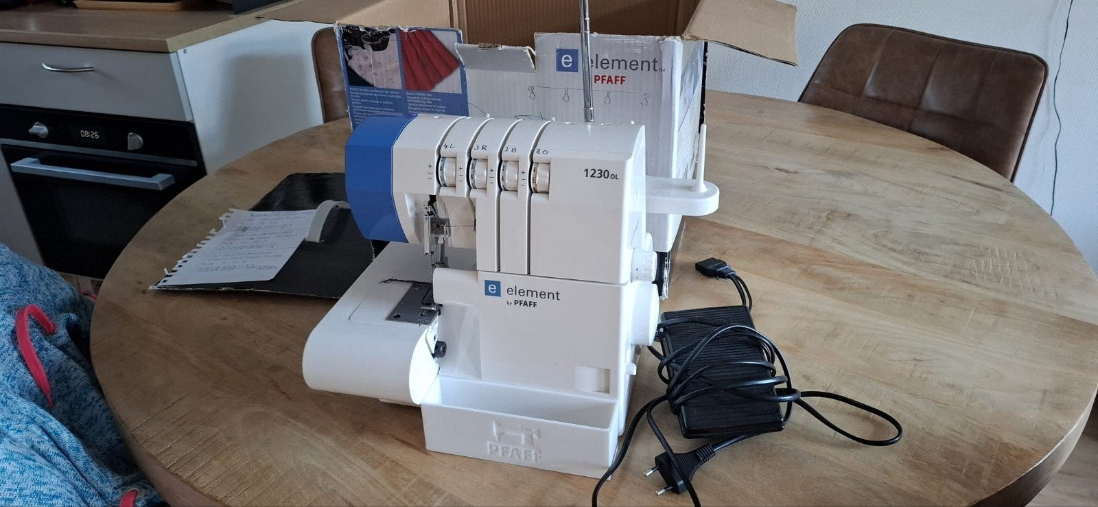 Pfaff Element 1230OL Lockmachine, Ophalen, Gebruikt, Lockmachine, Pfaff