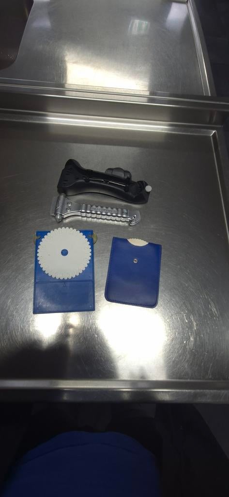 Op de foto's zie ik een set auto-accessoires: twee soorten v, Overige merken, Gebruikt, Pitch-regelaar, Ophalen of Verzenden