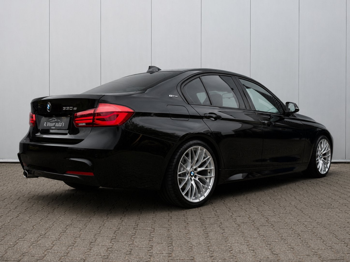 BMW 330e M Sport 2016/99.967 km/Schuifdak/Keyless/252 PK, Auto's, 1998 cc, Achterwielaandrijving, Bluetooth, Zwart