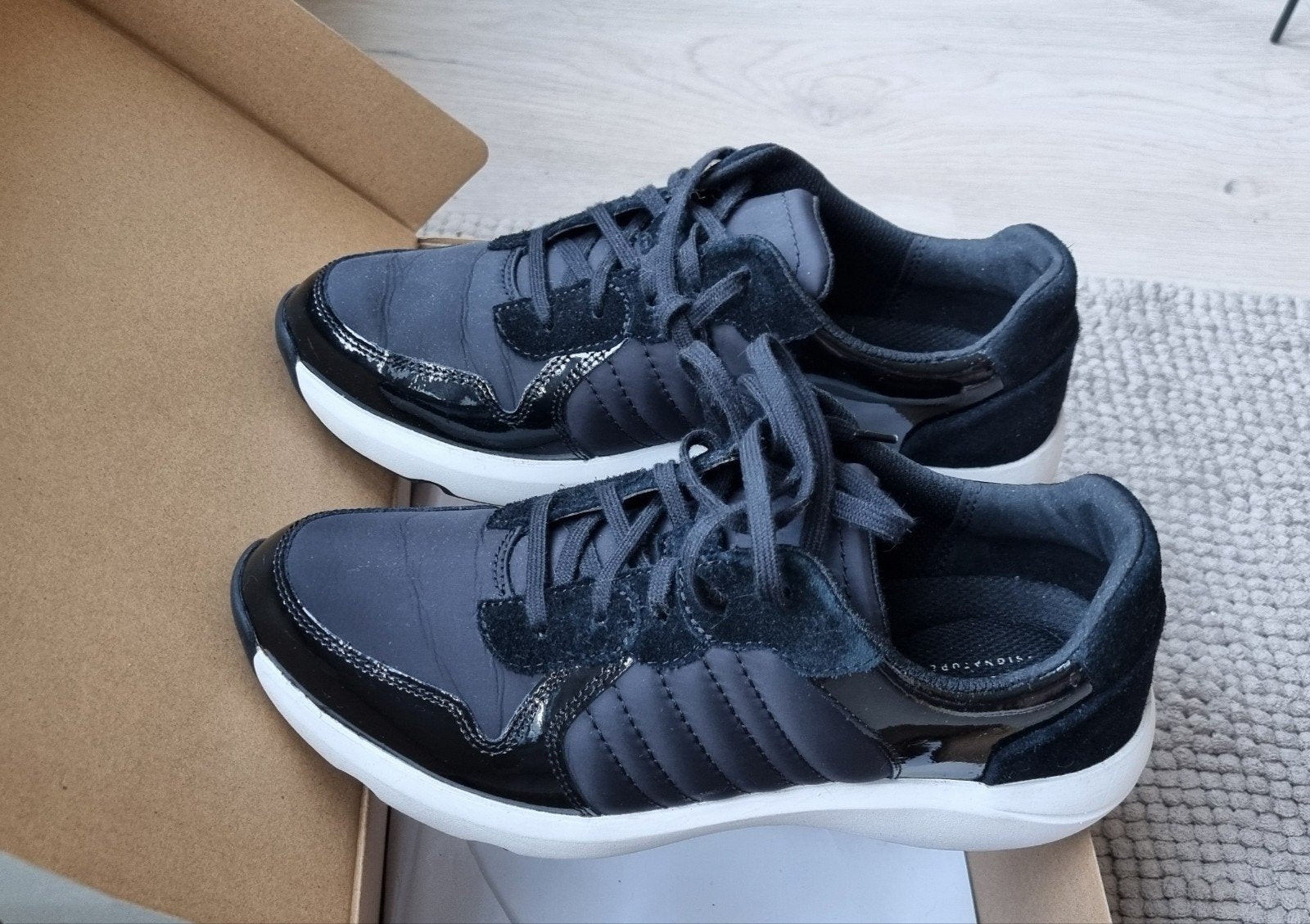 Clarks Tivoli Sport sneaker 39,5, Ophalen of Verzenden, Zo goed als nieuw, Zwart, Sneakers of Gympen