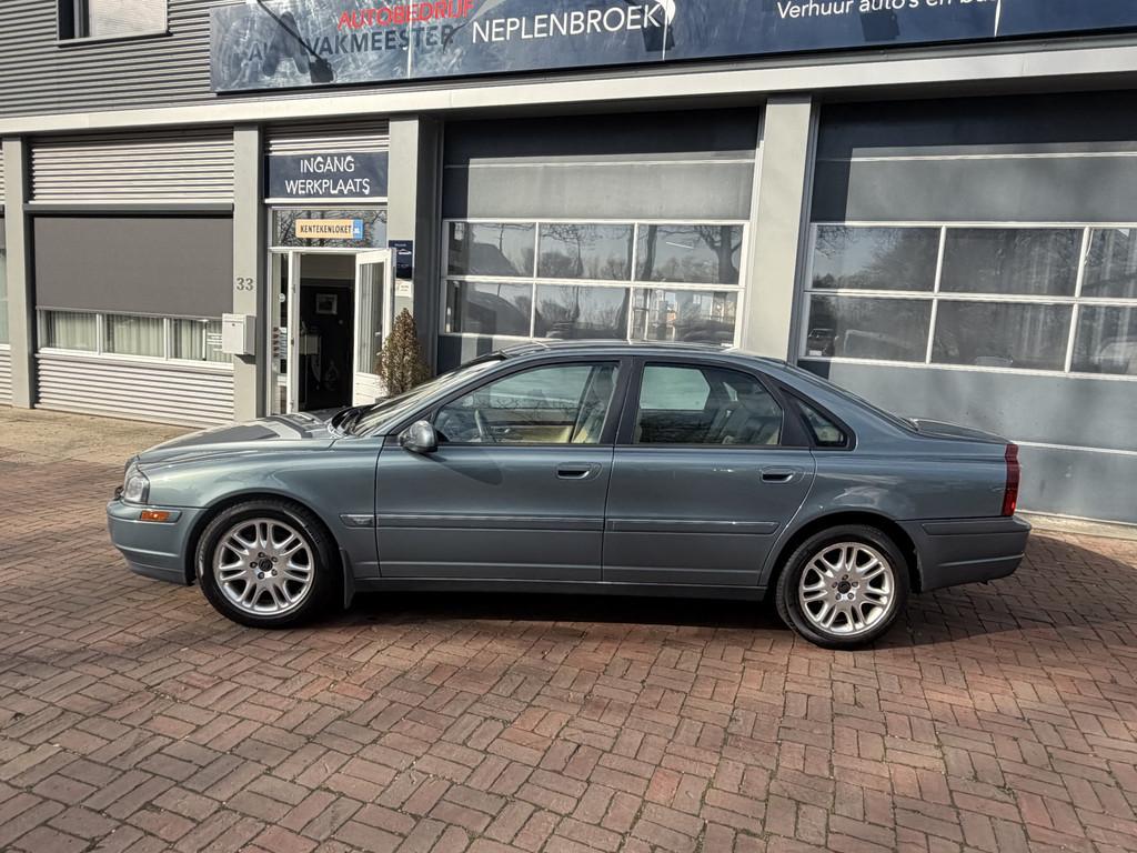 Volvo S80 2.4T MOTOR DEFECT Dynamic Bj 2003 Automaat,Leer,Na, Auto's, Volvo, Beige, 2435 cc, Sedan, 84 €/maand