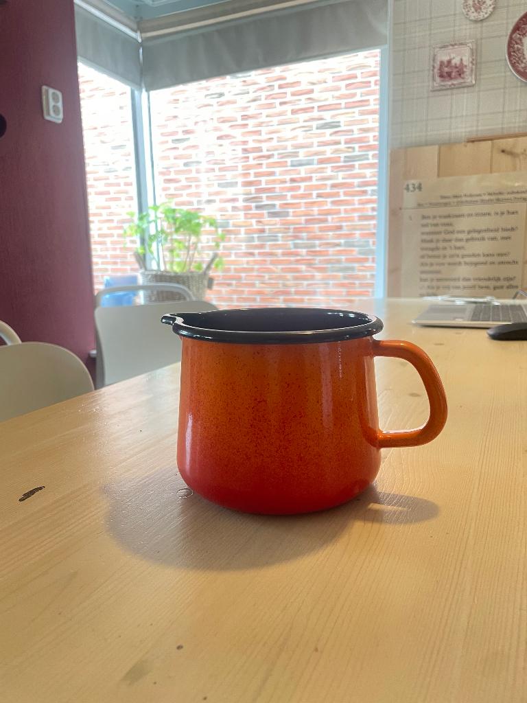 Emaille kan 1 liter Riess / oranje rood, Ophalen of Verzenden