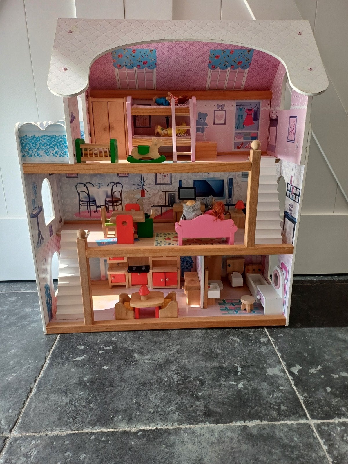Poppenhuis met meubels, Ophalen, Poppenhuis