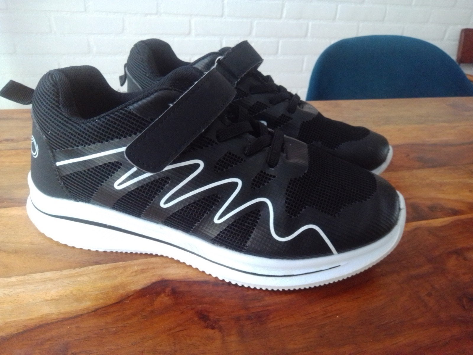 gymschoenen maat 35 OSAGA, Ophalen of Verzenden, Zo goed als nieuw, Jongen of Meisje