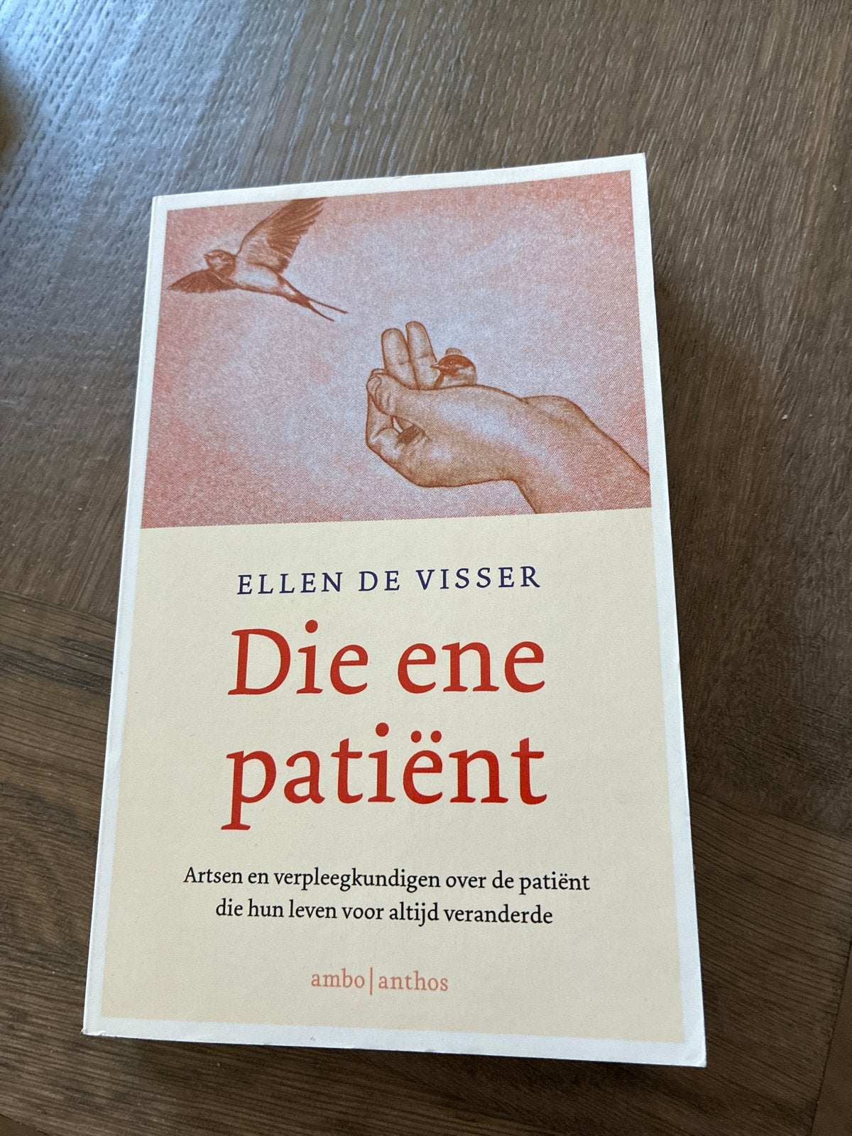 Die ene patiënt - Ellen de Visser (Zo goed als nieuw), Boeken, Ophalen of Verzenden, Zo goed als nieuw, Nederland