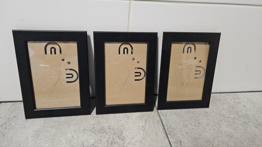 3 zwarte fotolijstjes ikea fiskbo 13x18, Ophalen of Verzenden, Zo goed als nieuw, Overige materialen