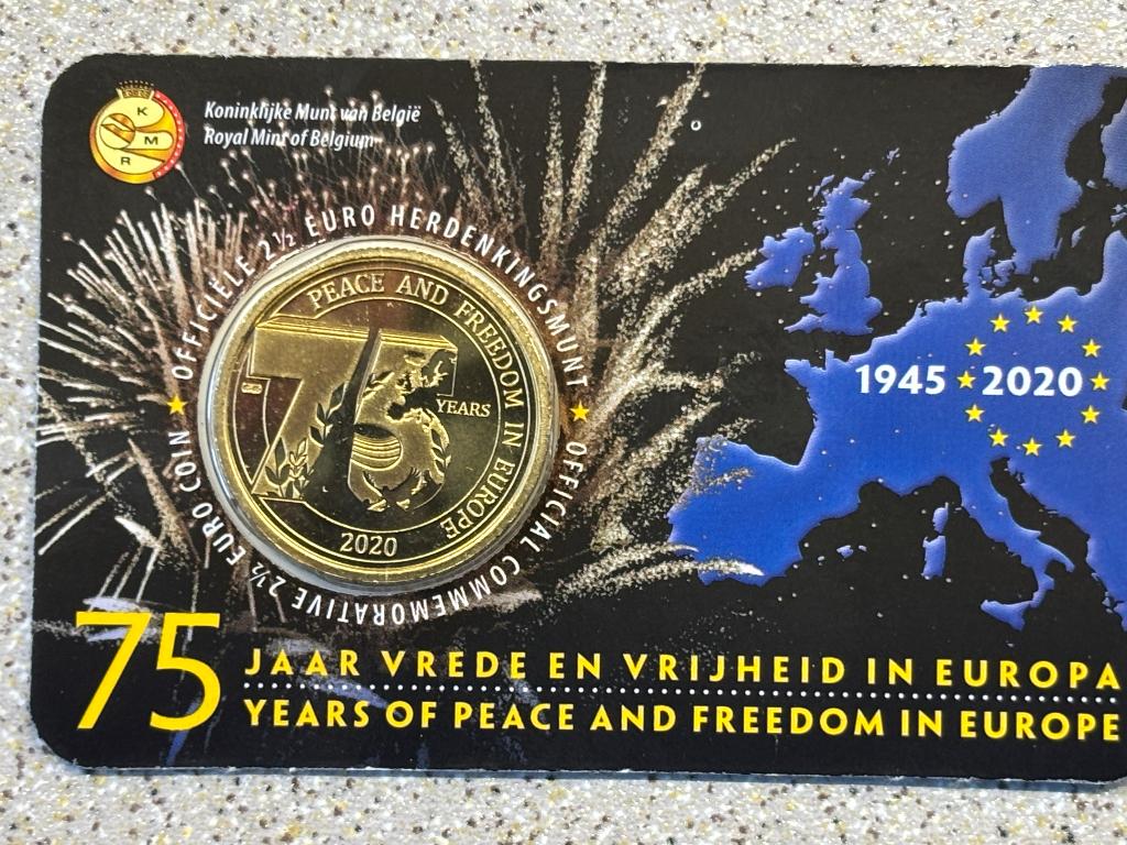 2,5 euro75 jaar Vrede enVrijheid inEuropa coincardBelgie2020, Postzegels en Munten, Munten | Nederland, Ophalen of Verzenden, Vóór koninkrijk