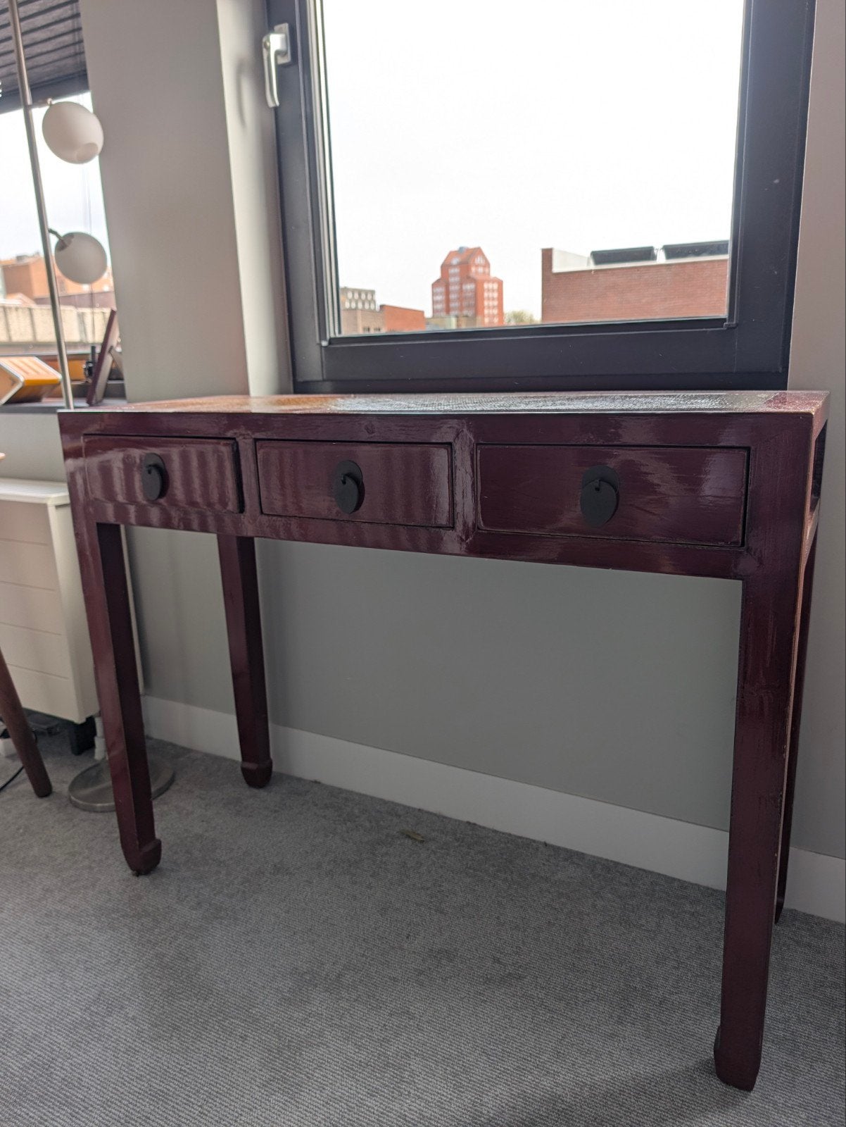 Rode bijzettafel met 3 lades in oosterse stijl, Ophalen, Gebruikt, Oosters, 75 cm of meer
