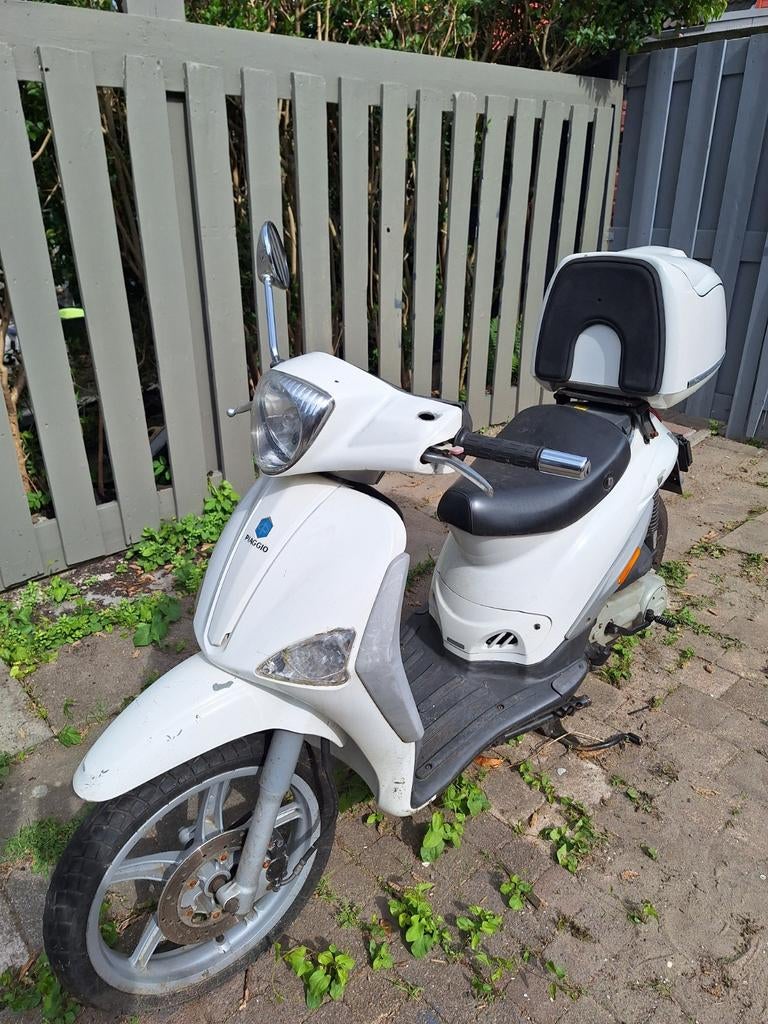 Piaggio scooter 4tact 50cc, Ophalen, Benzine