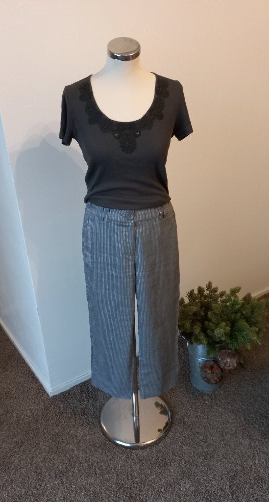 GRIJS gestreepte ZOMER BROEK mt 36 Bandolera, Kleding | Dames, Ophalen of Verzenden, Zo goed als nieuw, Driekwart, Maat 36 (S)