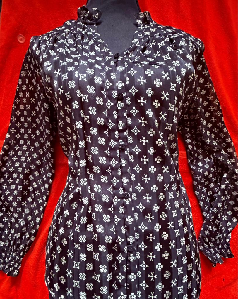 Elegante blouse. Zara. Z.G.A.N.  Zwart, stijlvol. Maat L/XL., Ophalen of Verzenden, Zo goed als nieuw, Maat 42/44 (L), Zwart