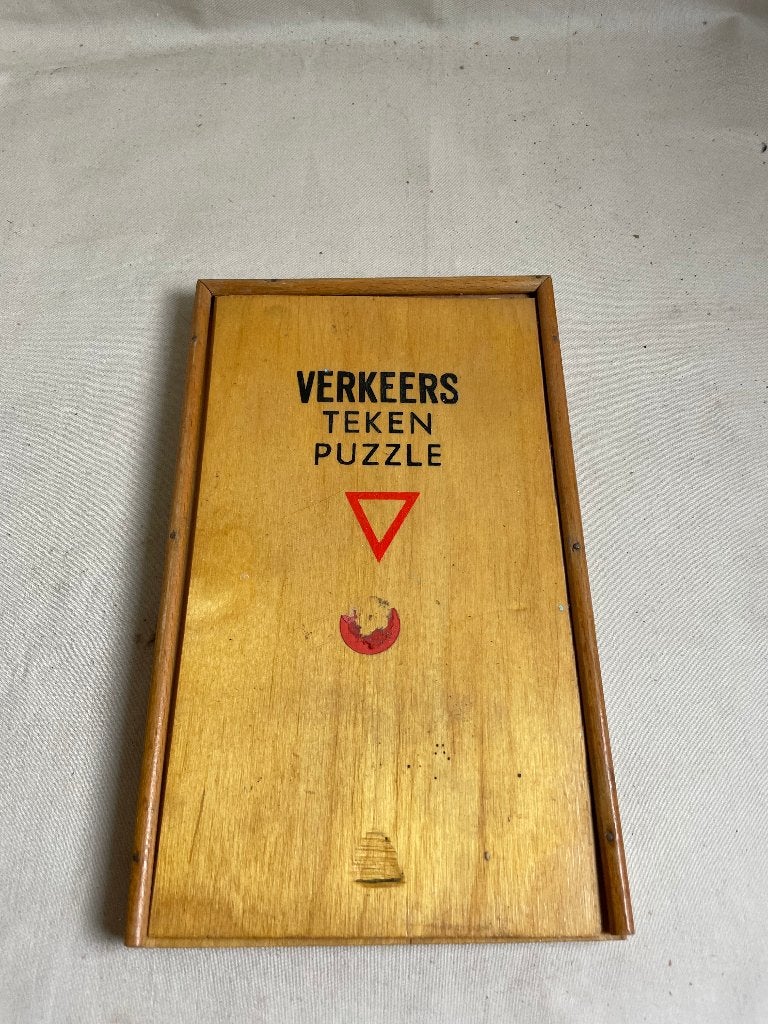 Oude houten puzzel met verkeerstekens jaren 60, Gebruikt, 10 tot 50 stukjes, Ophalen of Verzenden, Van hout