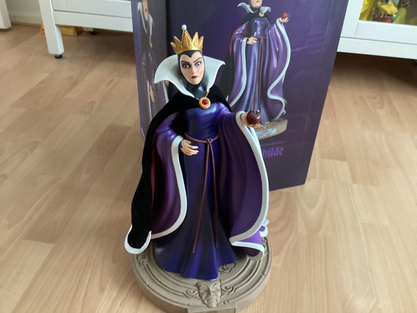 Disney beast kingdom evil queen beeld, Verzamelen, Ophalen, Overige figuren, Zo goed als nieuw, Beeldje of Figuurtje