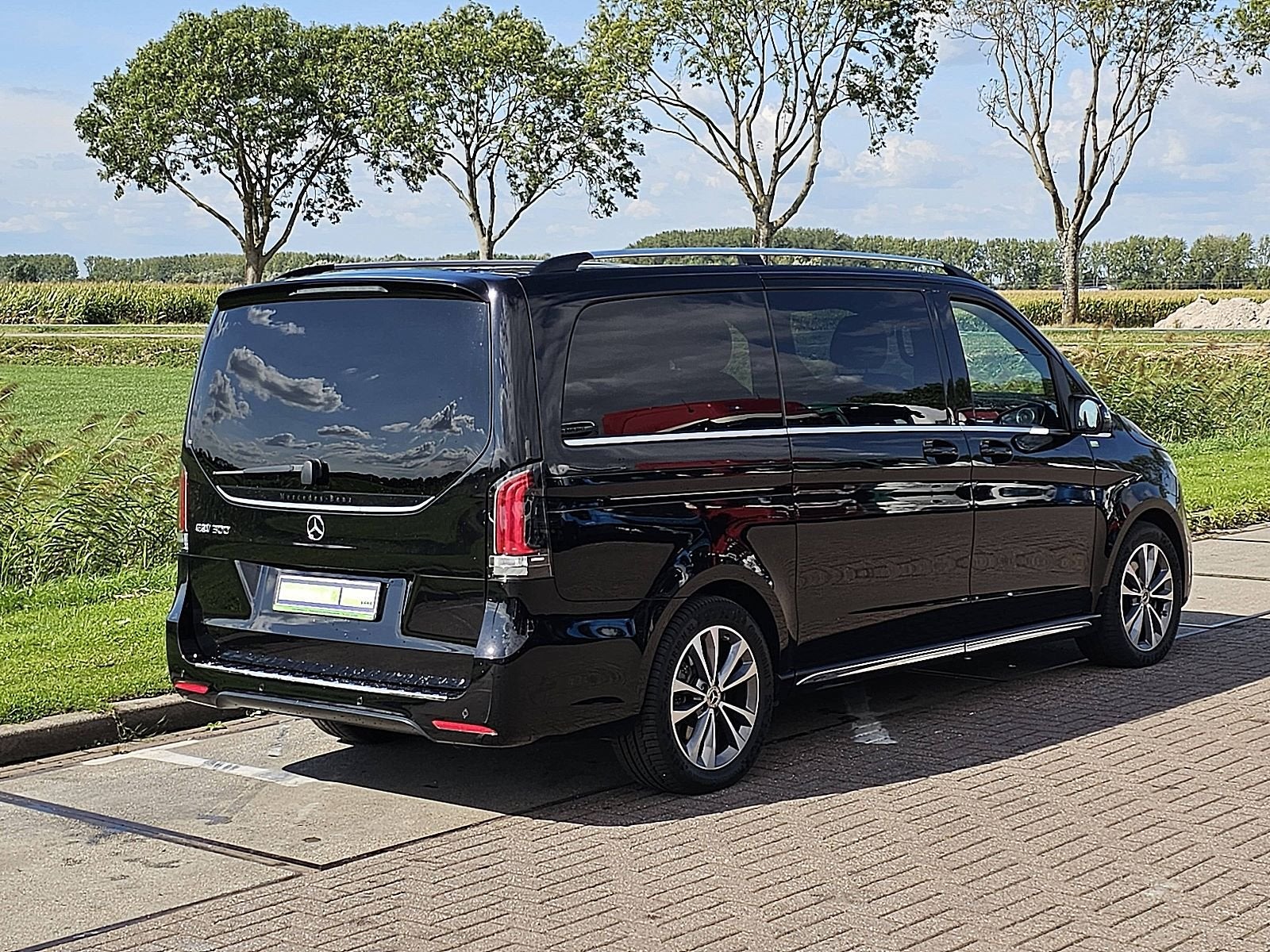 MERCEDES-BENZ EQV 300 wltp 364 kms 90kwh, Auto's, Automaat, 2872 kg, Gebruikt, Zwart