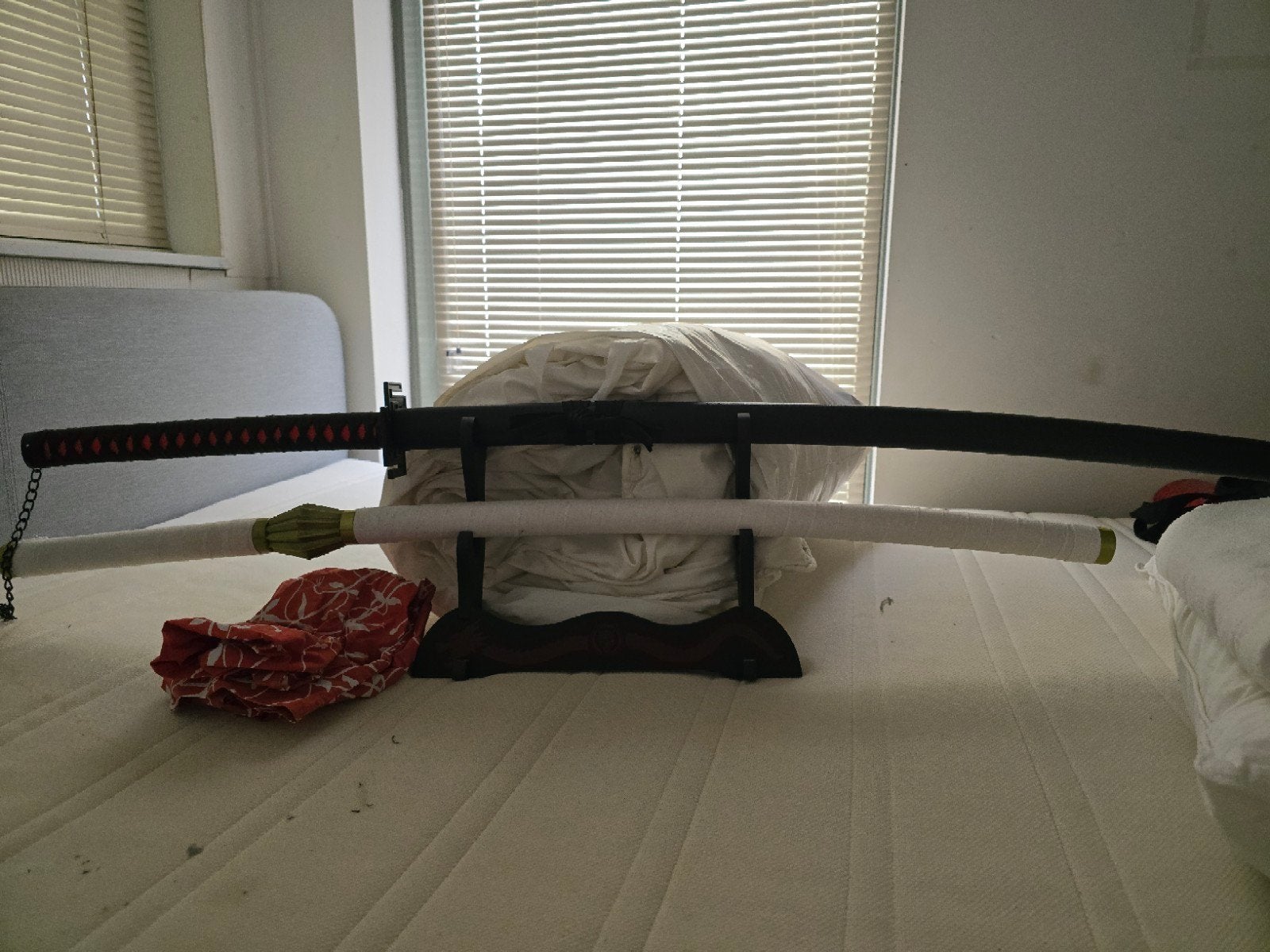 Decoratieve Katana Zwaard met Schede en Standaard per stuk, Verzamelen, Ophalen, Zo goed als nieuw