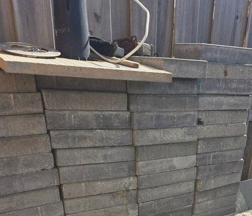 Gratis af te halen: Diverse stenen en tegels, Tuin en Terras, Tegels en Klinkers, Ophalen, Beton