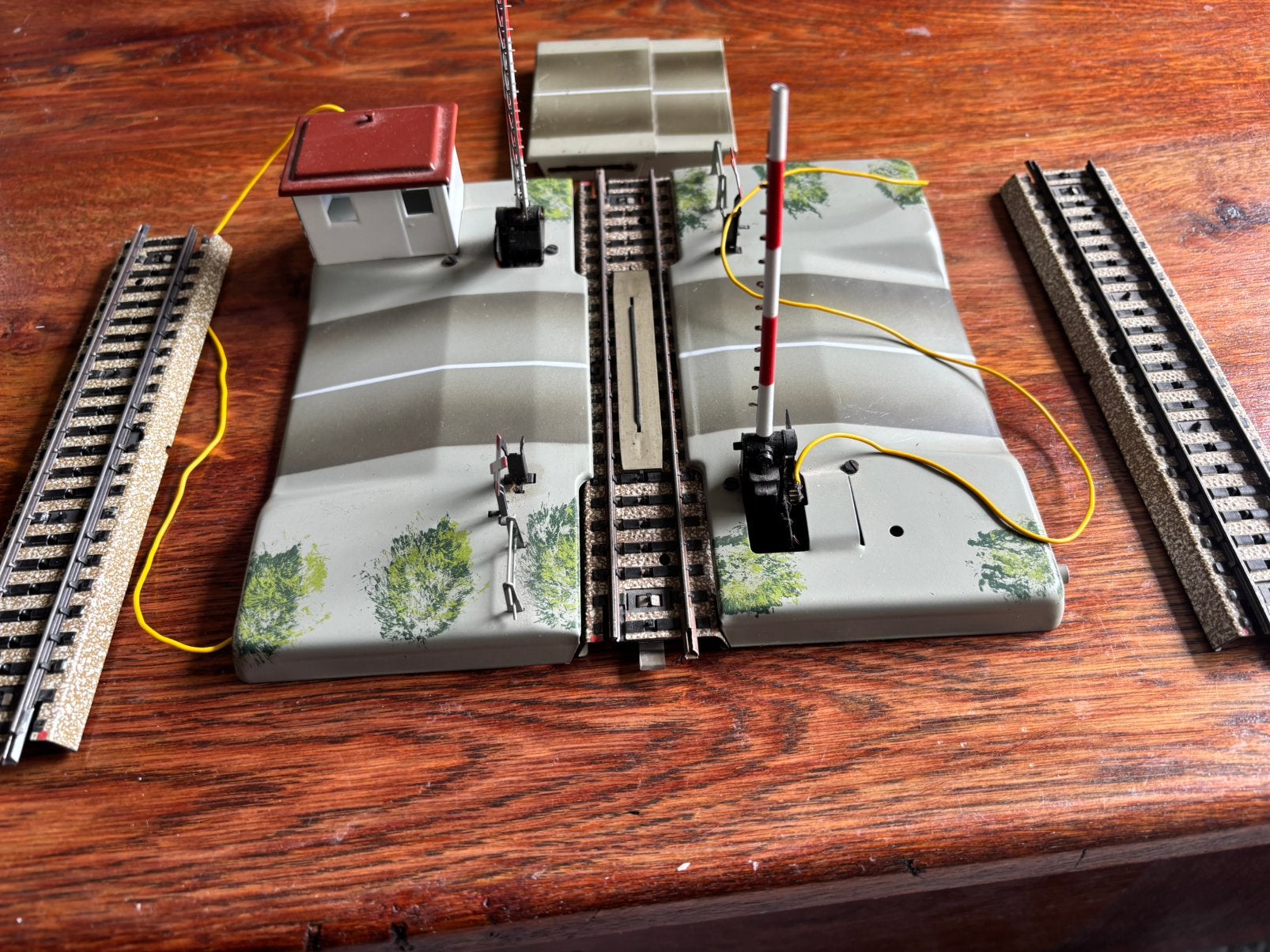 MARKLIN SPOORWEGOVERGANG MET RAILS LUXE UITVOERING foto, Wisselstroom, Rails, Ophalen of Verzenden, Analoog
