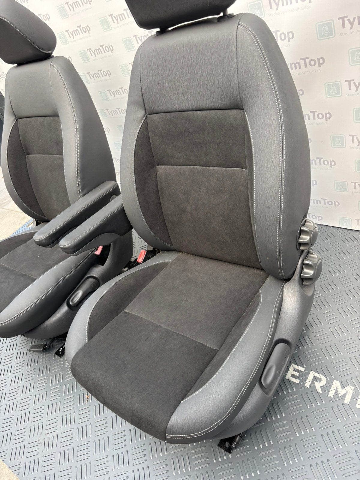 Stoelen draaistoelen camper bus mercedes volkswagen renault, Tymtop5@gmail.com, 3161ek, Tymtop, Nieuw