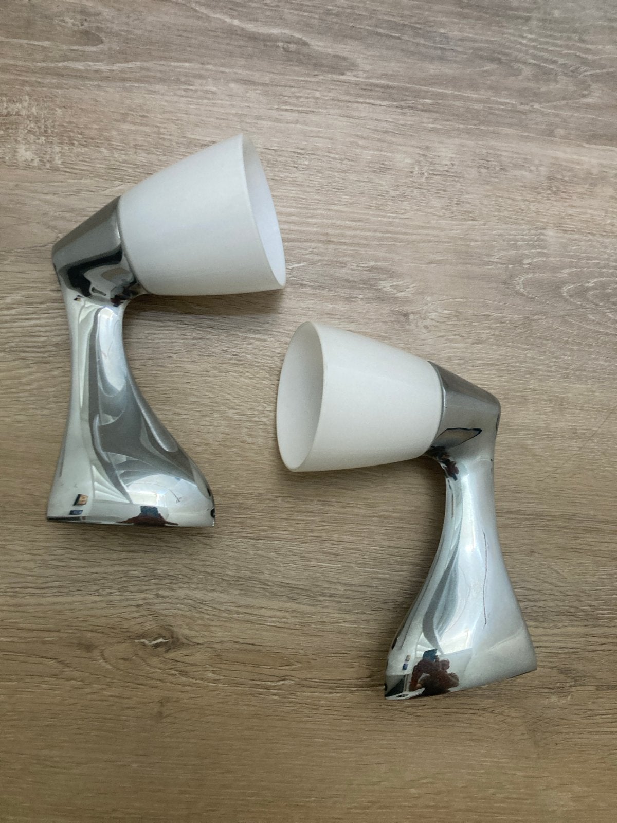 2x IKEA Wandlampen E27 - Chroom met wit glas, Gebruikt, IKEA, Metaal, E27 (groot)