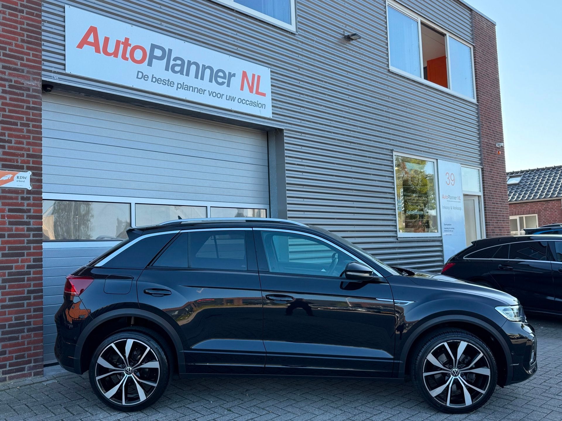 Volkswagen T-Roc 1.5 TSI R-Line! Camera! Navi! Pano! Virtual, Auto's, Volkswagen, Euro 6, 4 cilinders, 150 pk, Zwart
