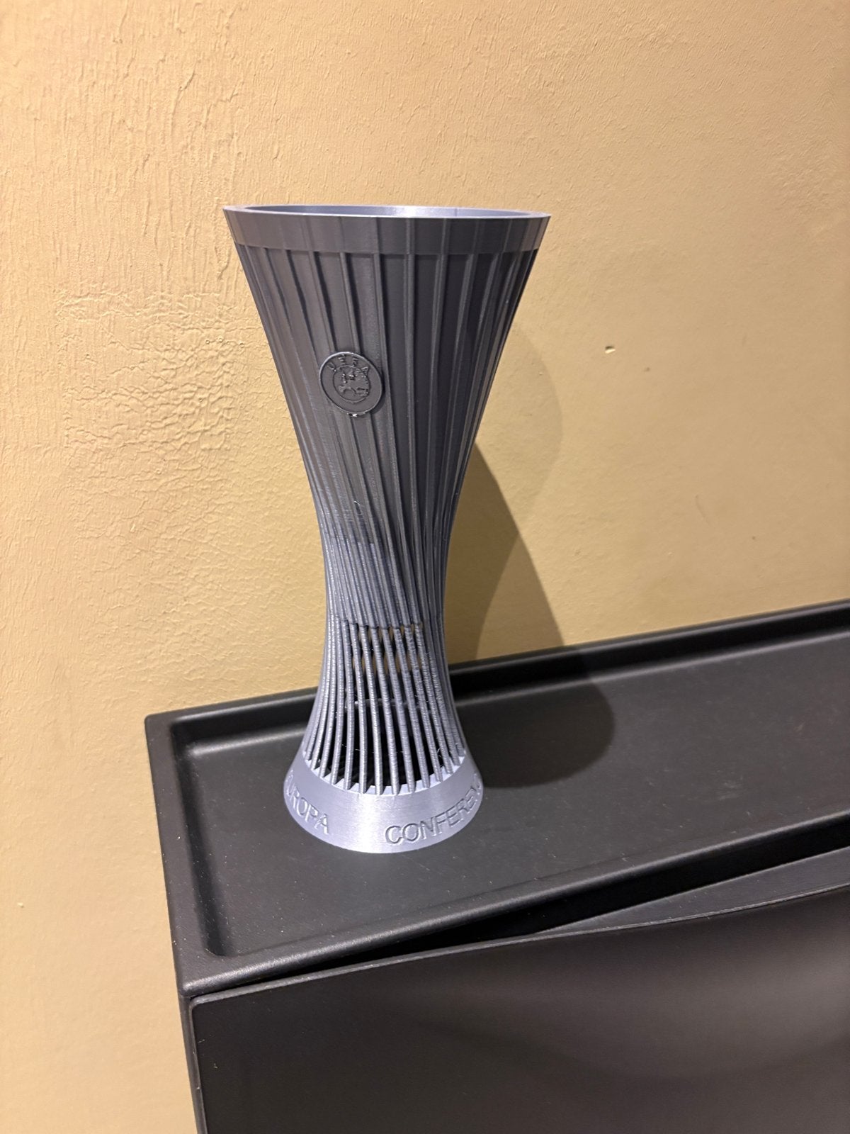 UEFA Europa Conference League Beker - Replica 23 cm, WB3Design, Overige typen, Ophalen of Verzenden, Zo goed als nieuw