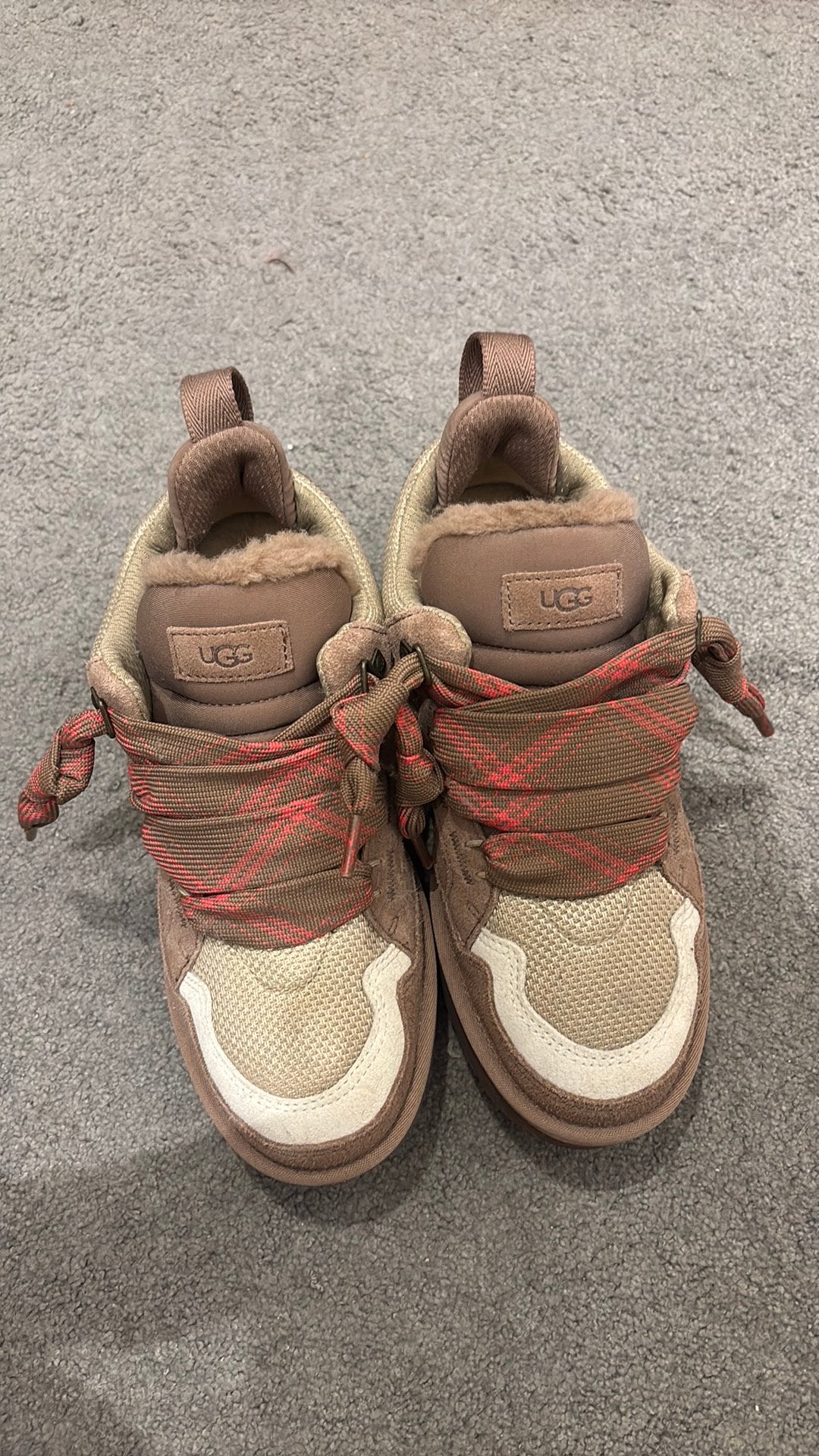originele uggs maat 41, Ophalen, Zo goed als nieuw, Jongetje of Meisje, Schoentjes