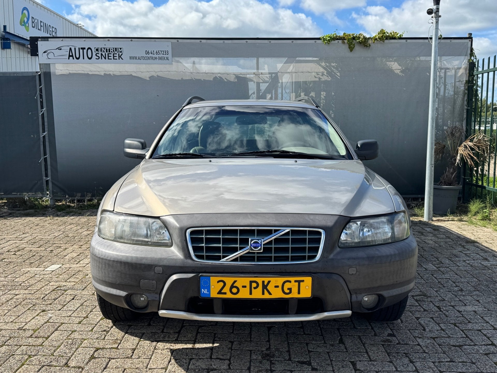 Volvo V70 Cross Country 2.4T AWD AUT - Airco - Cruise - APK, Auto's, Automaat, Beige, 1657 kg, Beige