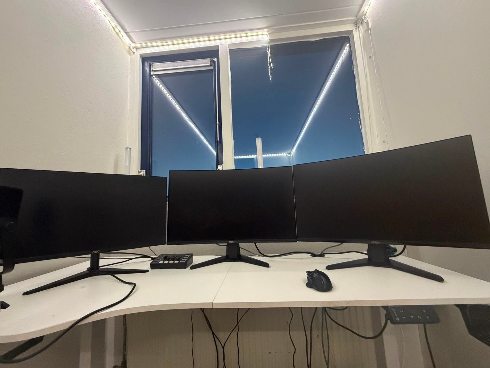 Complete gaming/werkplek – 3 monitoren + elektrisch bureau, Ophalen, Zit-sta bureau, 160 cm, Hout