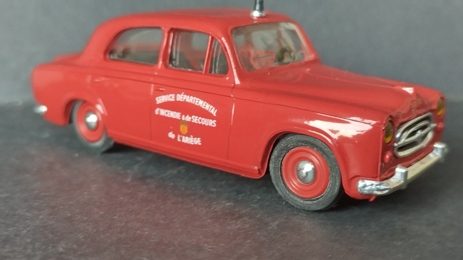 Peugeot 403  Sapeurs Pompiers 1:43 Eligor Pol, Hobby en Vrije tijd, Modelauto's | 1:43, Auto, Verzenden, ., Nieuw
