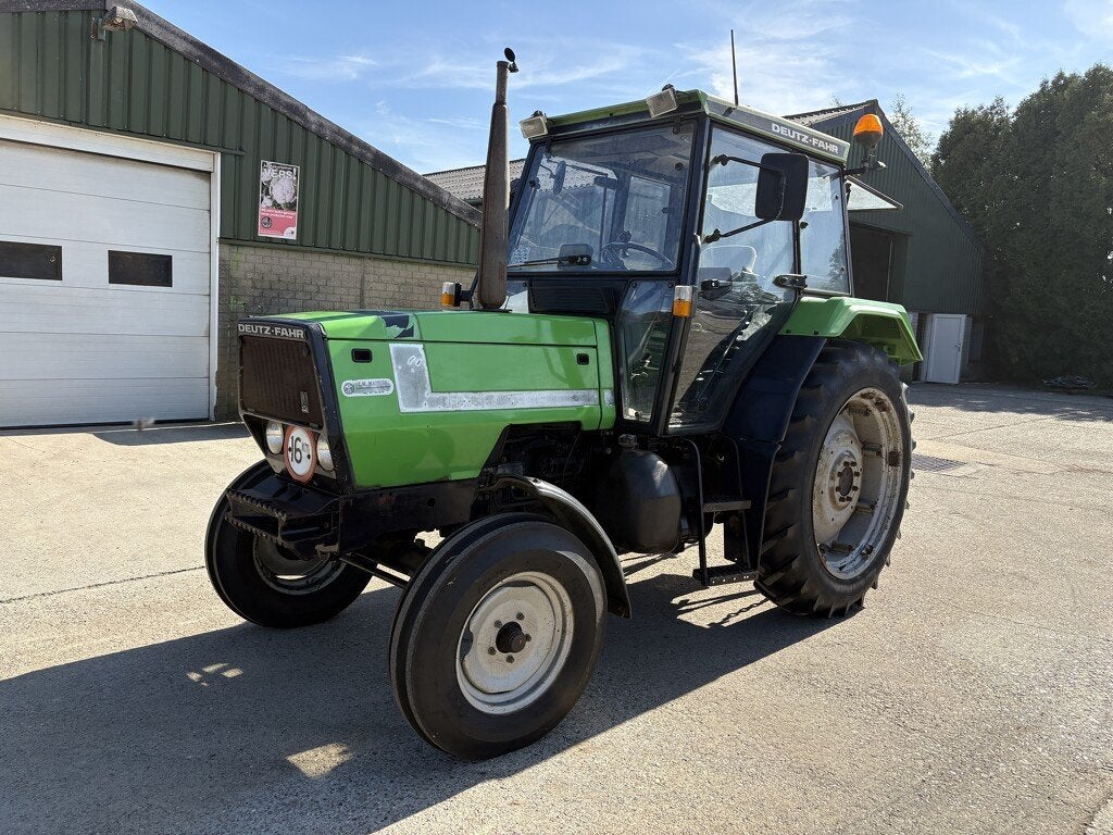 Deutz DX 3.70 tractor, 2500 tot 5000, Infonl@deutz.com, Malachiet 300
3316 LD  Dordrecht, Deutz Neth