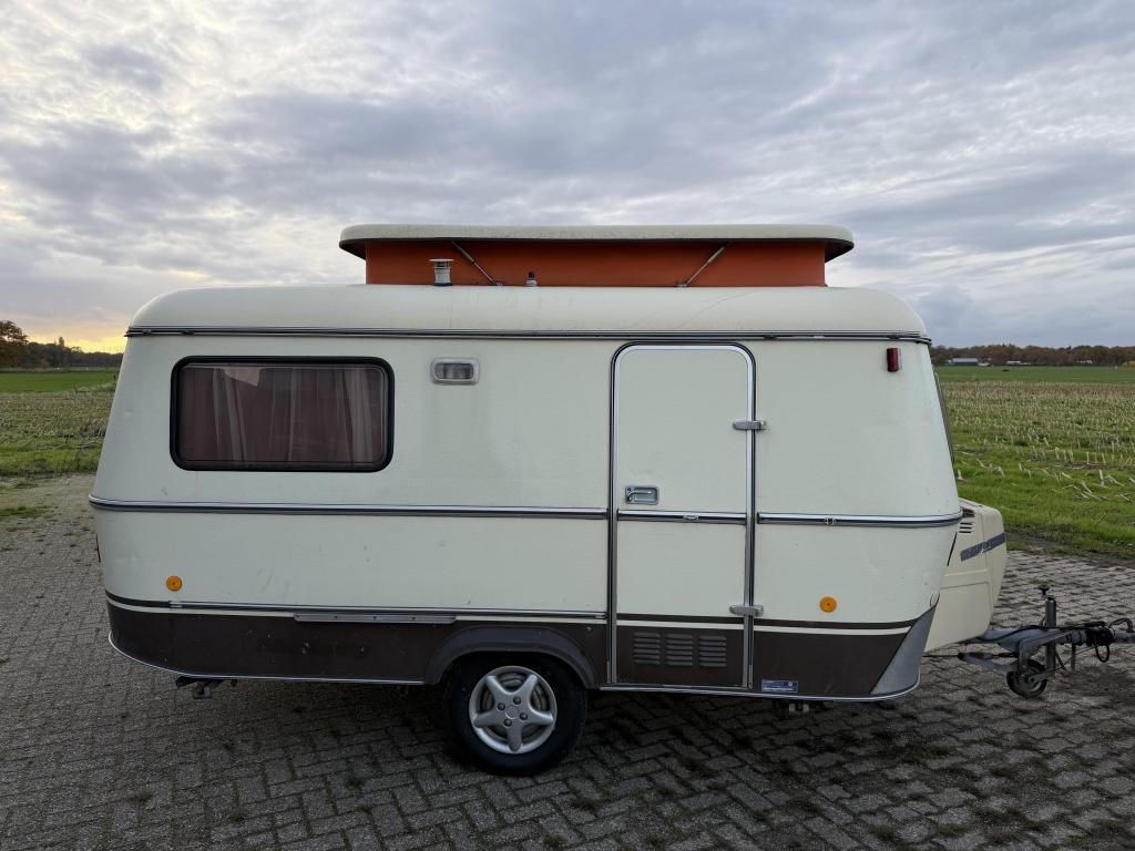 Eriba Triton, Caravans en Kamperen, Overige typen, Standaardzit, Koelkast, Tot en met 2