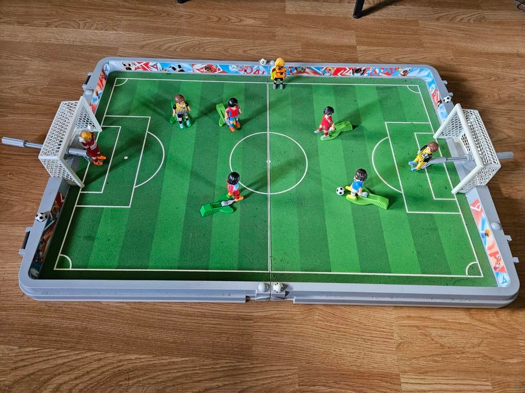 Playmobil Voetbalstadion voetbalveld voetballers scheids, Ophalen of Verzenden, Gebruikt, Complete set