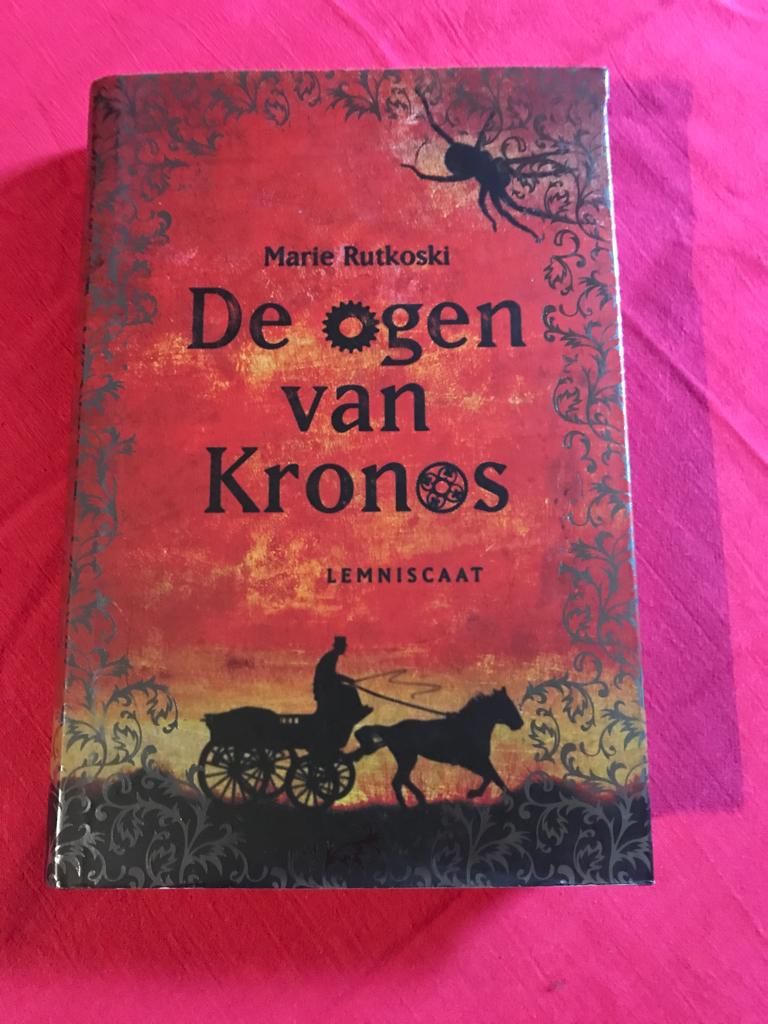 Marie Rutkoski.   De ogen van Kronos, Boeken, Ophalen of Verzenden, Zo goed als nieuw