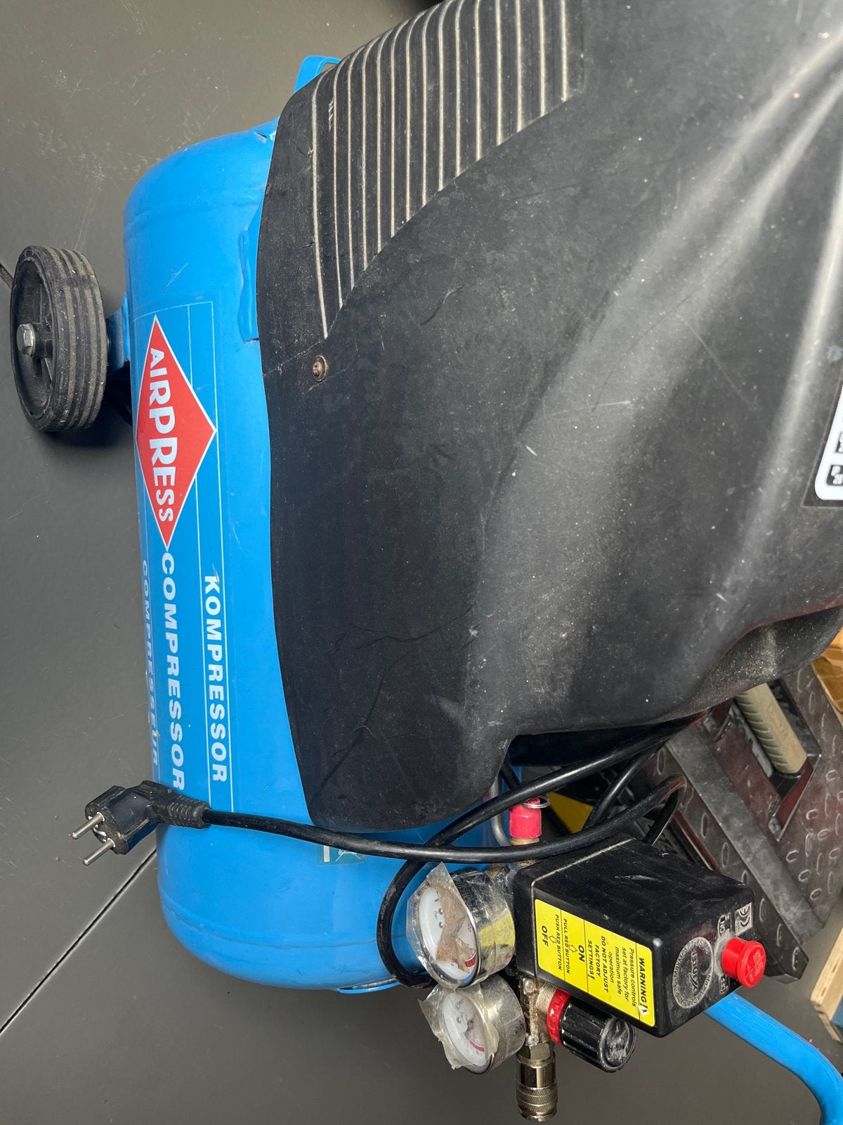 Airpress Compressor - Compact en Mobiel, Ophalen of Verzenden, Gebruikt