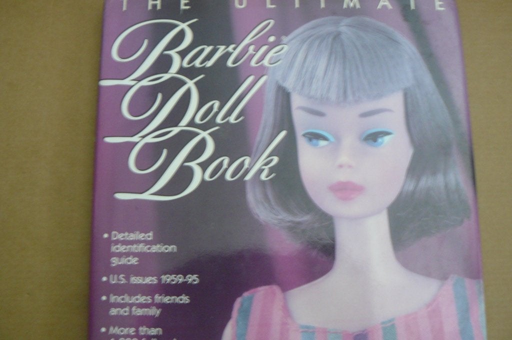 BARBIE DOLL BOOK / Barbie / U.S. issues 1959 - 1995 / Mattel, Verzamelen, Poppen, Ophalen of Verzenden, Gebruikt, Pop
