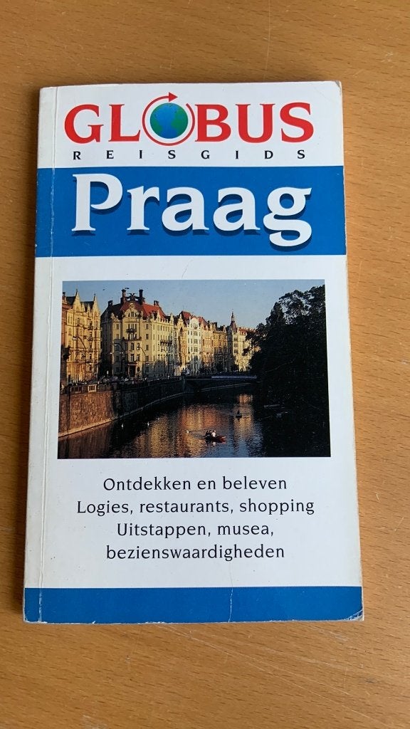 T. Veszelitis - globus reisgids - Praag, Boeken, Reisgidsen, Ophalen of Verzenden, Europa, Reisgids of -boek, Overige merken