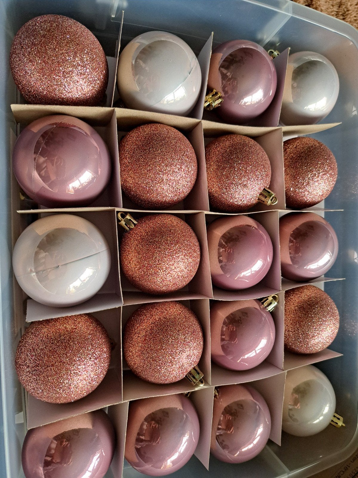 roze kunstof kerstballen, Diversen, Ophalen