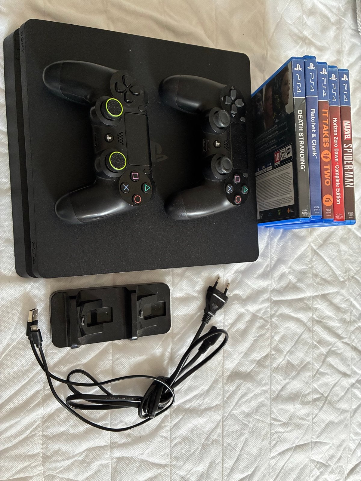 PlayStation 4 Slim 500gb with 2 controllers and 5 games, Ophalen, Met 2 controllers, Slim, 500 GB