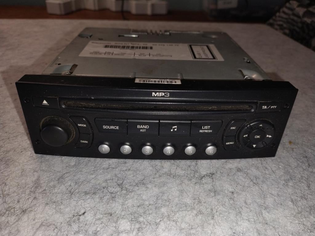 Fabrieksradio Peugeot Partner (MP3, eenvoudig display), Ophalen of Verzenden, Gebruikt