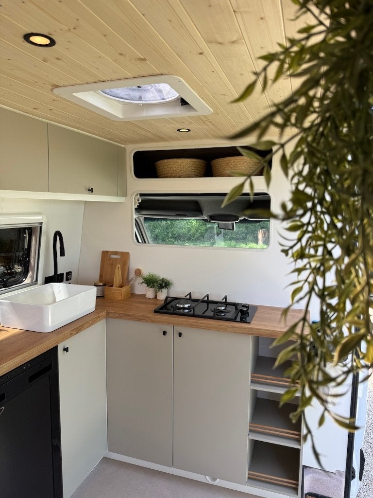 Mercedes Benz Sprinter Camper L2H2 | Nieuwe inbouw 2026, Achteruitrijcamera, Buscamper of Camperbus, Tot en met 2, Mercedes-Benz